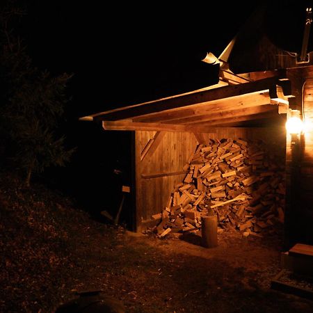 Gregor'S Ferienhaus Im Wald Edelschrott Luaran gambar