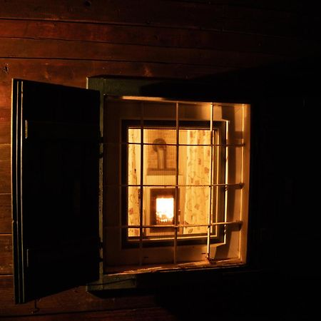 Gregor'S Ferienhaus Im Wald Edelschrott Luaran gambar