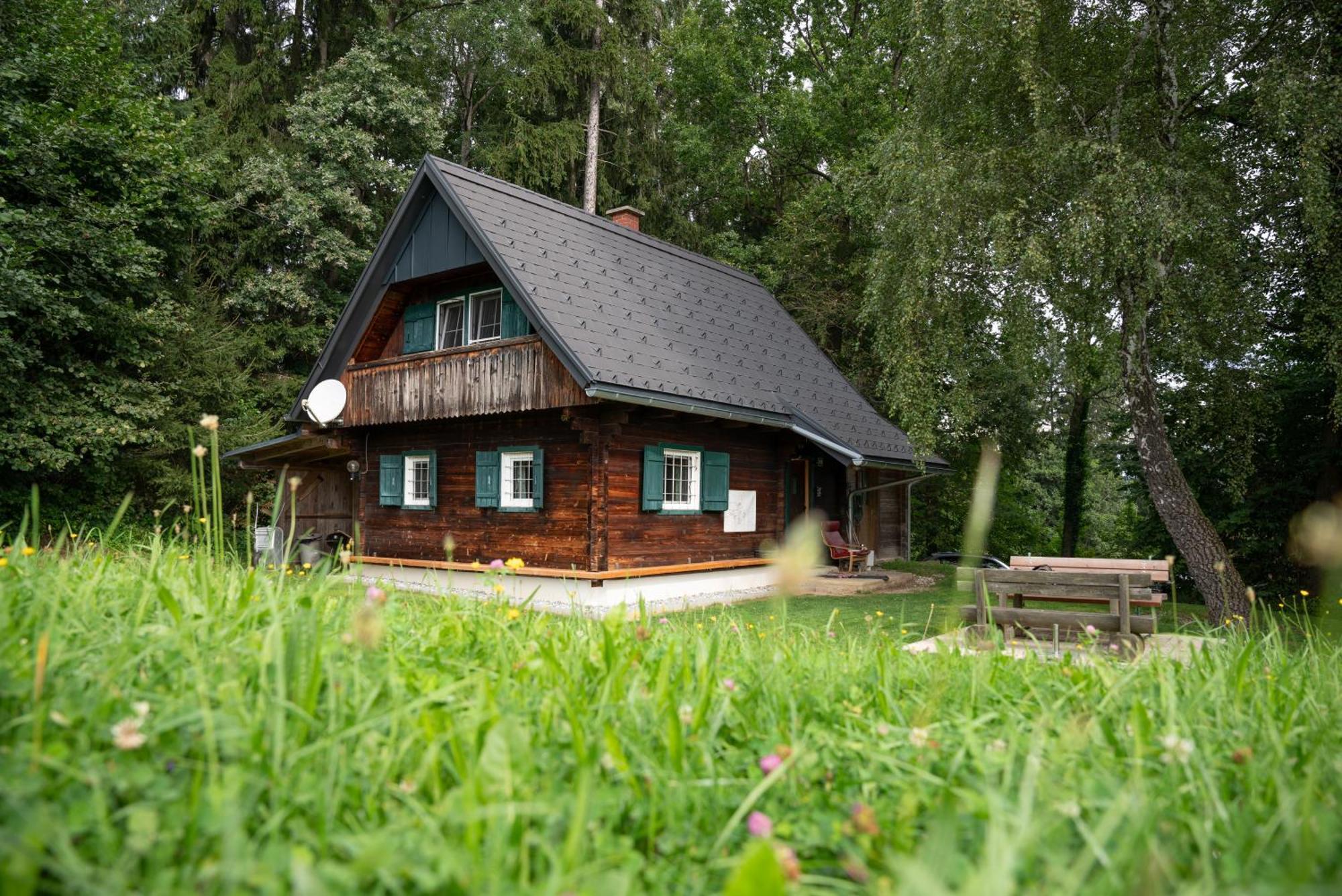 Gregor'S Ferienhaus Im Wald Edelschrott Luaran gambar