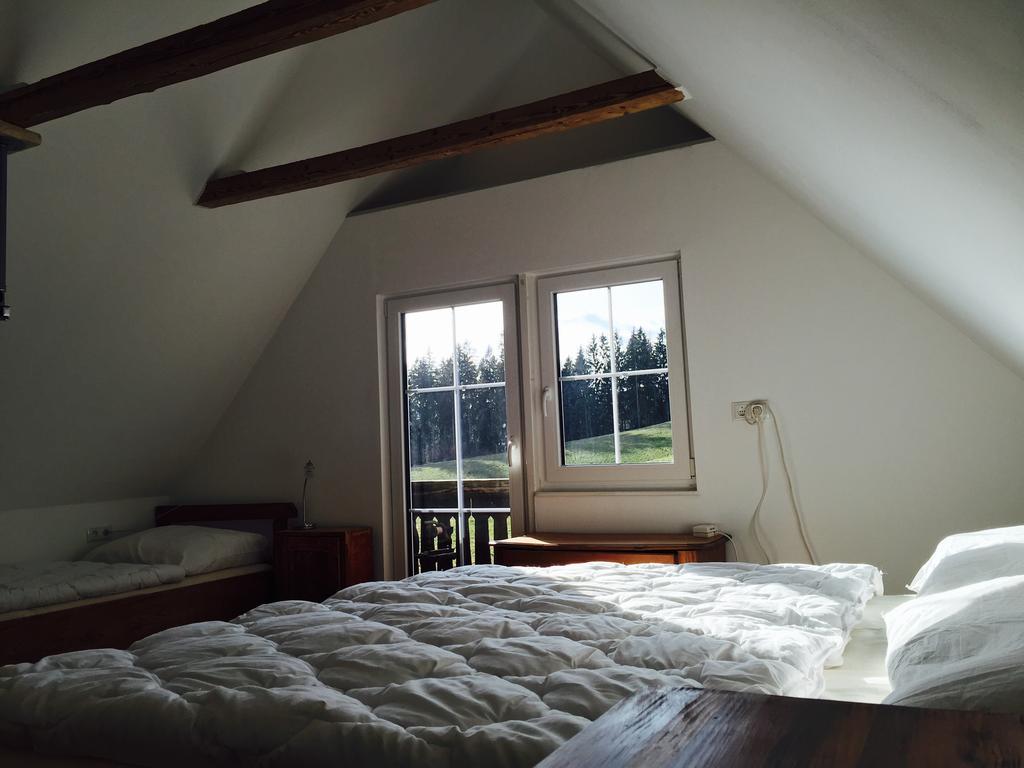 Gregor'S Ferienhaus Im Wald Edelschrott Luaran gambar